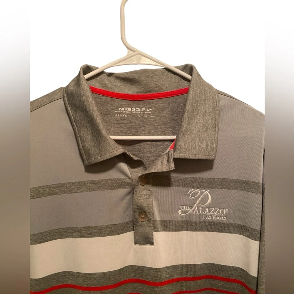 Nike‎ Golf Dri Fit Men's Polo. Size XXL. The Palazzo Las Vegas logo.